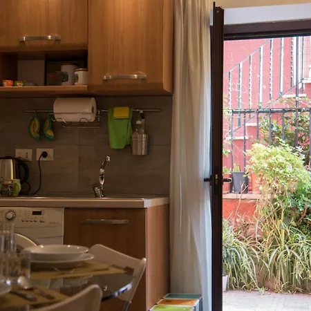 Aventino Apartament *
